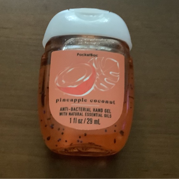 New, unused Bath & Body Works anti-bacterial hand gel 7-piece bundle - Picture 6 of 9